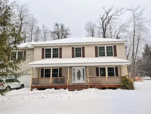 Modern 5 Bedroom Pocono house - Jacuzzi - Gameroom - Near Lake - Golf Couse - 4-Star