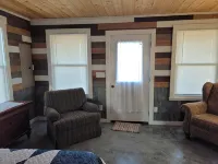 Foxy's Den cozy grain bin cabin with WiFi & AC in serene Kidder. Quiet & serene. - Wifi