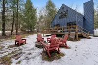 Charming 3-bedroom cabin w/ fire place