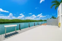 Welcome to Castillo Del Mar. A peaceful, salty newly remodeled ocean front home! - 4-Star