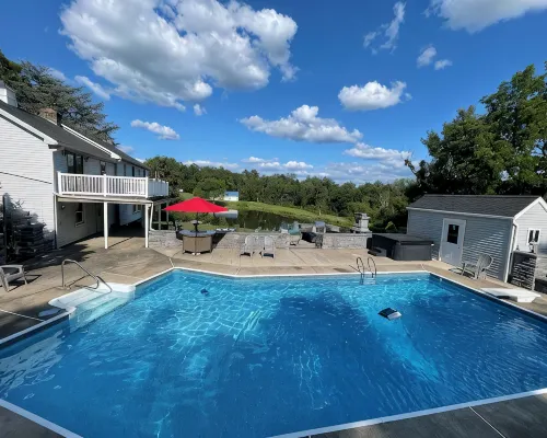 Spacious 5-bedroom house in nice Winfield with WiFi, Pool and Hot tub Hotels in Snyder County