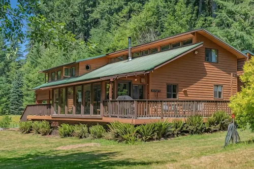 Bearadise Mt. Rainier: SAUNA, Hot Tub, Games, Movies