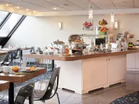 尚貝里中心美居飯店 - 早餐