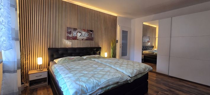 Exclusive and bright apartment in the centre 4 with box-spring beds, wifi Hoteles en Kassel