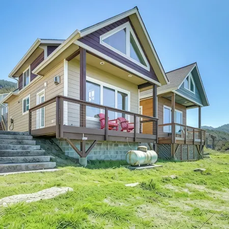 Cozy Cottage at the Beach near Yachats! Dog Friendly and Free EV Charging!