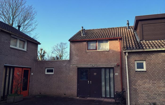 Cozy holiday home with terrace & fireplace - sun holiday in Schouwen-Duiveland