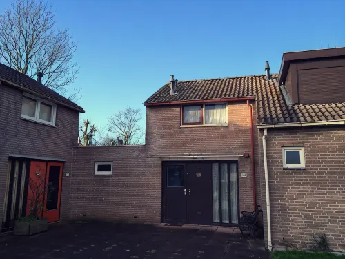 Cozy holiday home with terrace & fireplace - sun holiday in Schouwen-Duiveland