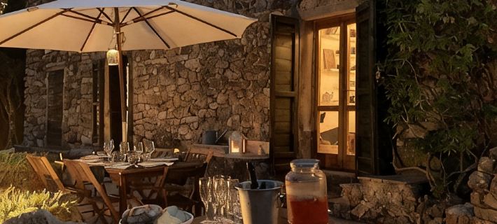 Charming stone farmhouse 1.5 km from the sea リオのホテル