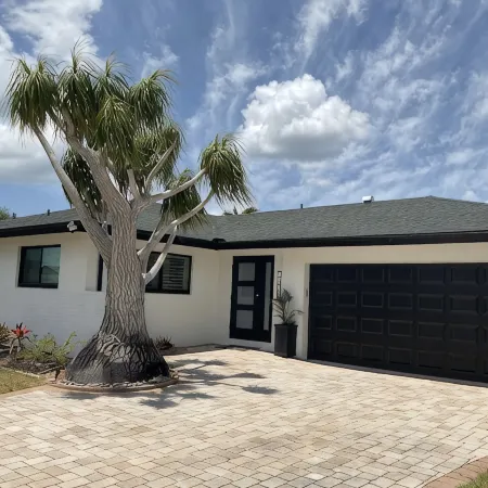Fort Myers Renovated Luxury Waterfront 3 bed 3 bath with heated pool