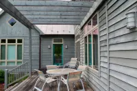 Spacious Modern farmhouse near CHO airport, weddings, wineries, national park!