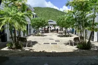 Marigot Marina Apartment 6a, with free Zoetry Hotel access Hoteles en 