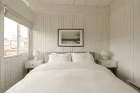 New! Cutest Cottage on the Oregon Coast + Hot Tub + Steps to the Beach!