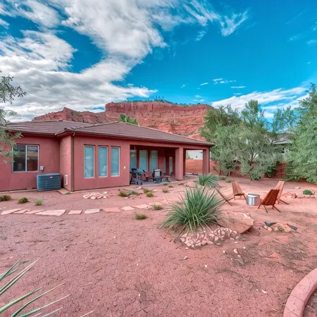 Private hot tub! Pool/Spa! 2 King Beds! Bunk Room! Sleeps 10! Pickleball! Gym!