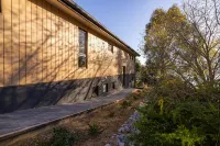 Lake Front Living New and Cosy Seperate Ground Floor Appartment - 4-Star