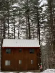 Traveling with kids? Try this secluded & updated 3-bedroom home close to Okemo