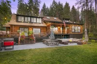 From Sunrise to Sunset - Peaceful Waterfront Escape 7 acres, 300+ ft. beachfront - Homestays