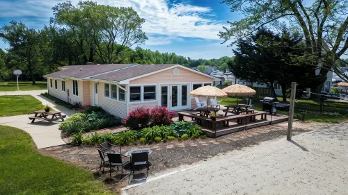 Waterview Home! Beach Volleyball! Near Wedding Venues! Walk to Bar & Restaurant! - 民宿