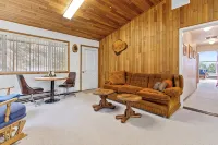 Mack and Spot House with incredible views! - Homestays