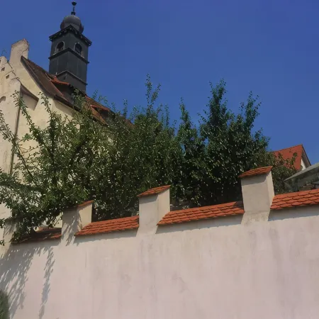 Citycastle in centre of town, 4guests, parking, internet2-3bedrooms, 90sqmtr.
