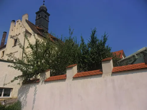 Citycastle in centre of town, 4guests, parking, internet2-3bedrooms, 90sqmtr.