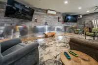 Retreat in Clear Lake, Iowa - GARAGE HANGOUT - Half block from Lake!