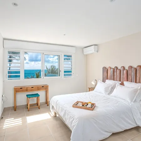 Villa Beach Front House with swimming pool and direct access to the beach Diamant Martinique