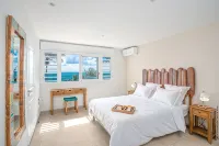 Villa Beach Front House with swimming pool and direct access to the beach Diamant Martinique Hotels in 