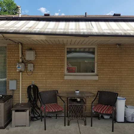 Located Near Notre Dame and other local Colleges. Sleeps 3-4