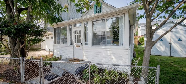 Just steps away from the Boardwalk & Beaches, Walkable to Entertainment! Hotels in Calvert County