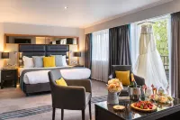 Felbridge Gatwick Hotel & Spa - ที่มีสระว่ายน้ำ