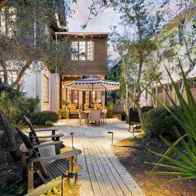 "Lovely 4-Bed Beach House in Tranquil Rosemary Beach" 2 blocks from the beach Hotel Exterior