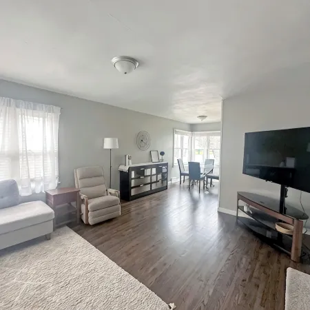 Cozy 2-bedroom apartment in Central Bismarck
