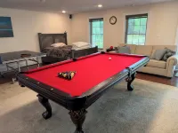 Couples Villa Retreat w/85” Sony HD 8K TV Pool table New Jacuzzi Spa & Game room