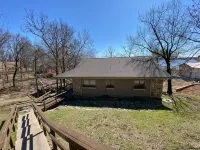 Peaceful 2 acre Lakefront Home in Duck Creek w/ Boat Dock, Game Room w/ Wet Bar - 3-stjärniga