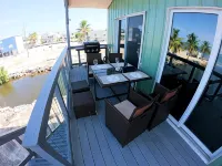 Upscale ocean front home & easy canal boat access to Gulf or Atlantic