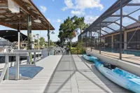 Dont Miss This Waterfront Deep Canal.Gulf Access.Pool Home! Pool Table.Sleeps8.