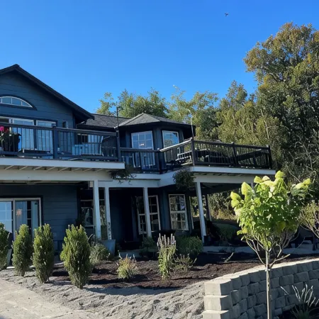 Harbor Vista On Par: Whidbey’s newest remodeled space with water views & hot-tub