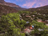 River Oasis & Hot Springs Nearby