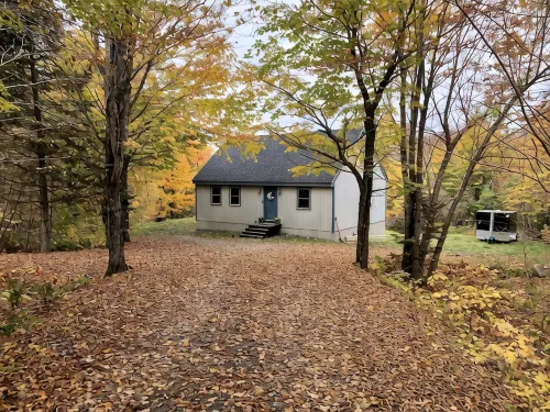Hideaway in the Great North Woods - direct access to snowmobile trails