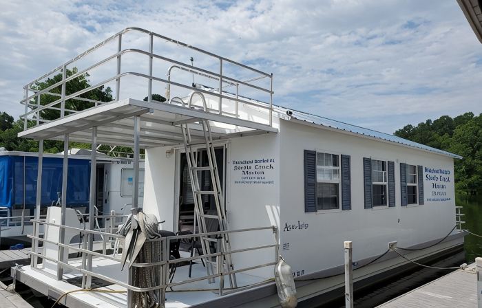Floating Cabin at Steele Creek Marina--CAN NOT BE DRIVEN