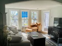 5 star 1,550 SF - The Gale Force Farmhouse at Telegraph Hill - Modern, Renovated - 4-Star