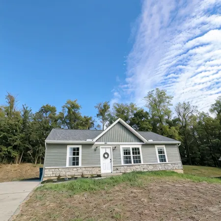 COZY COTTAGE - Near The Ark! A beautiful, cozy and comfy home you will love!