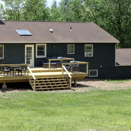 (New Listing) Beautiful mountain home on private road