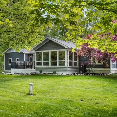 Newly renovated 1950's leelanau trail side cottage