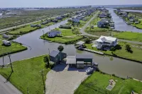 Perfect little Getaway for the fishers and beach goers!