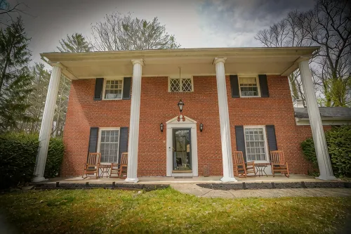 New River Gorge Oasis-Hot Tub- Game Room- Fire pit- Good Vibes