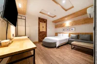 Gangneung with Hotel - Мотели