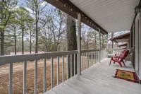 Charming Rustic Retreat - Hot Tub - Pool - Coffee - Fire Pit - 1 mile from SDC! - Homestays