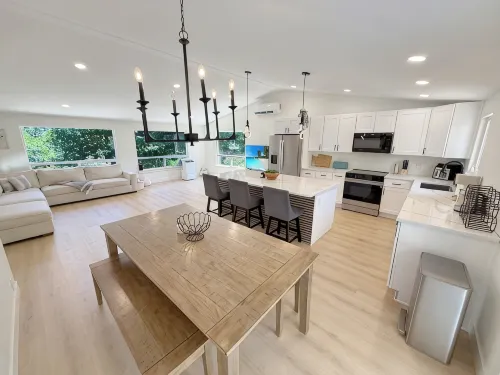 Spacious 4Br Upper Duplex Unit • AC • WiFi • Quiet Area • Near SeaTac Airport - 4-Star