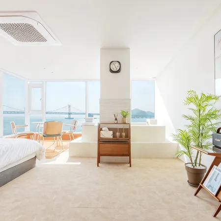 Busan Lazy Morning Ocean View Pension